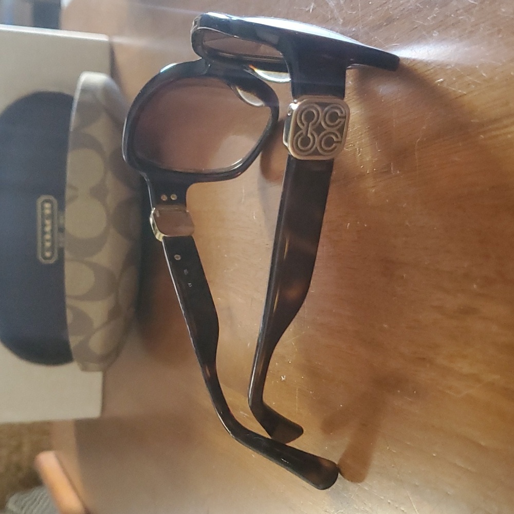 Coach sunglasses - Picture 3 of 3